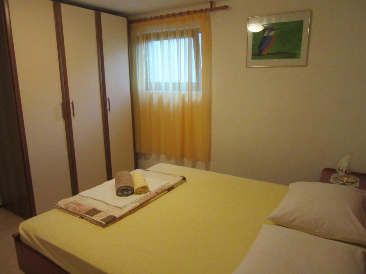 Apartmani Gracijela カルロバッグ エクステリア 写真